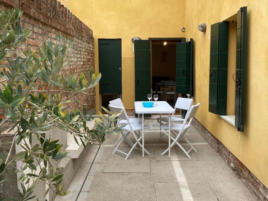 Appartamento Tre Archi Con Corte Privata Venice Luaran gambar
